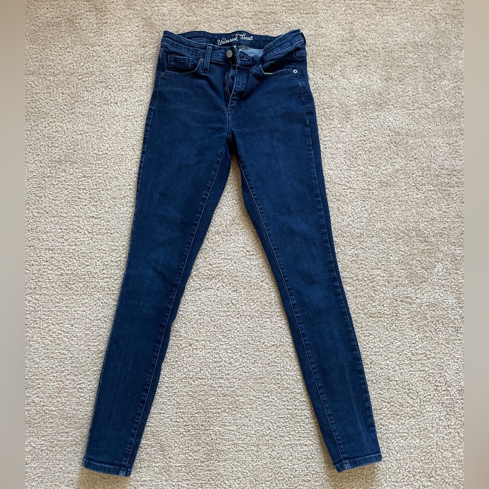 Universal Thread size 8 Long skinny high waisted jeans